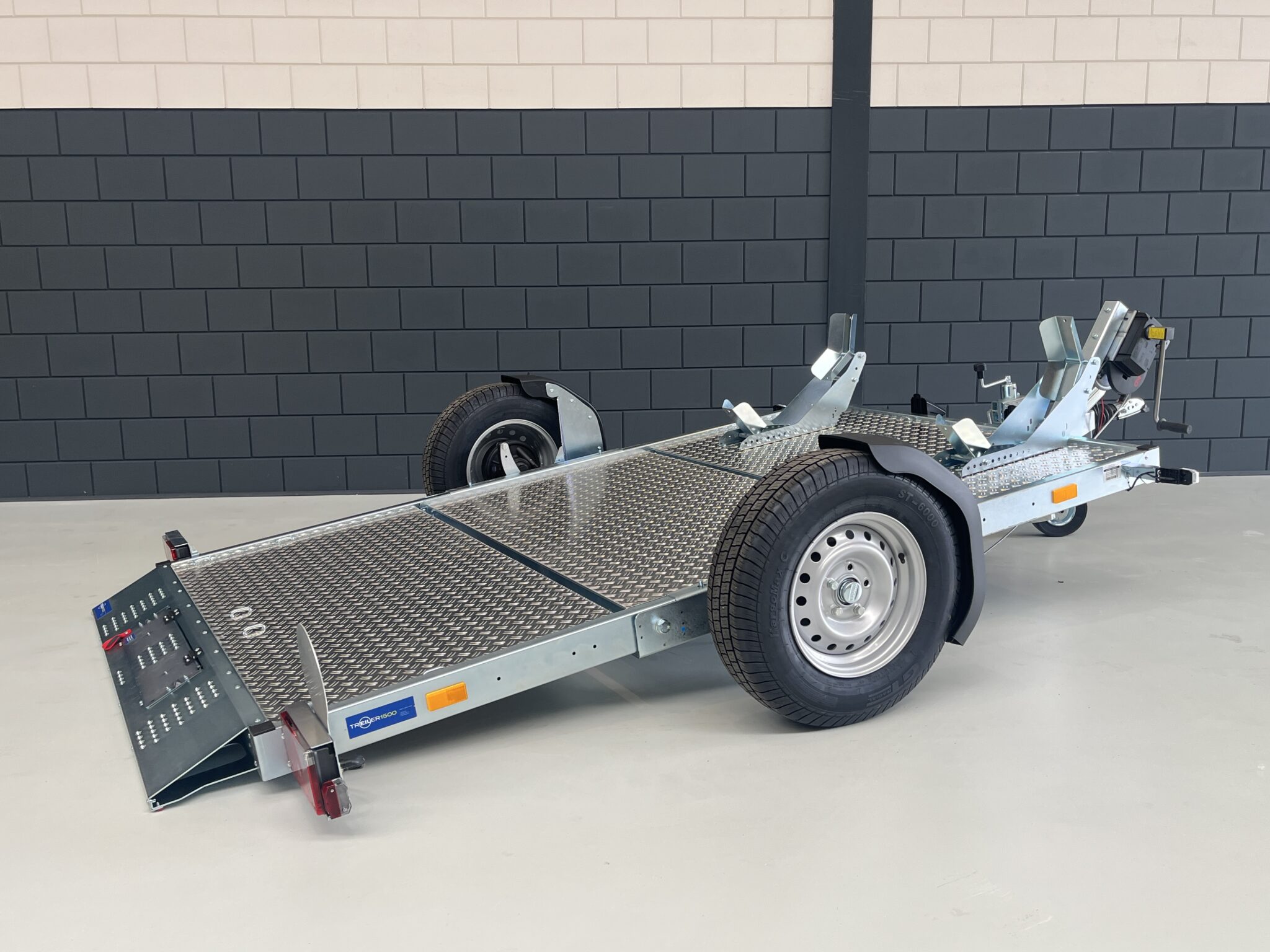 TREILER 1500