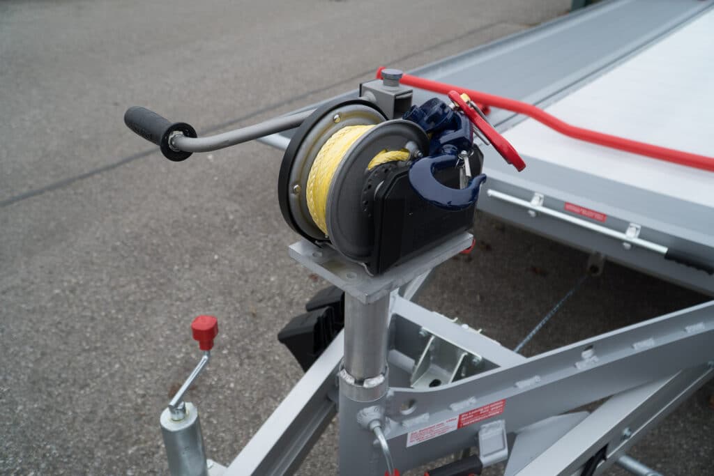 Al-Ko handlier met houder en een kunststof lierkabel