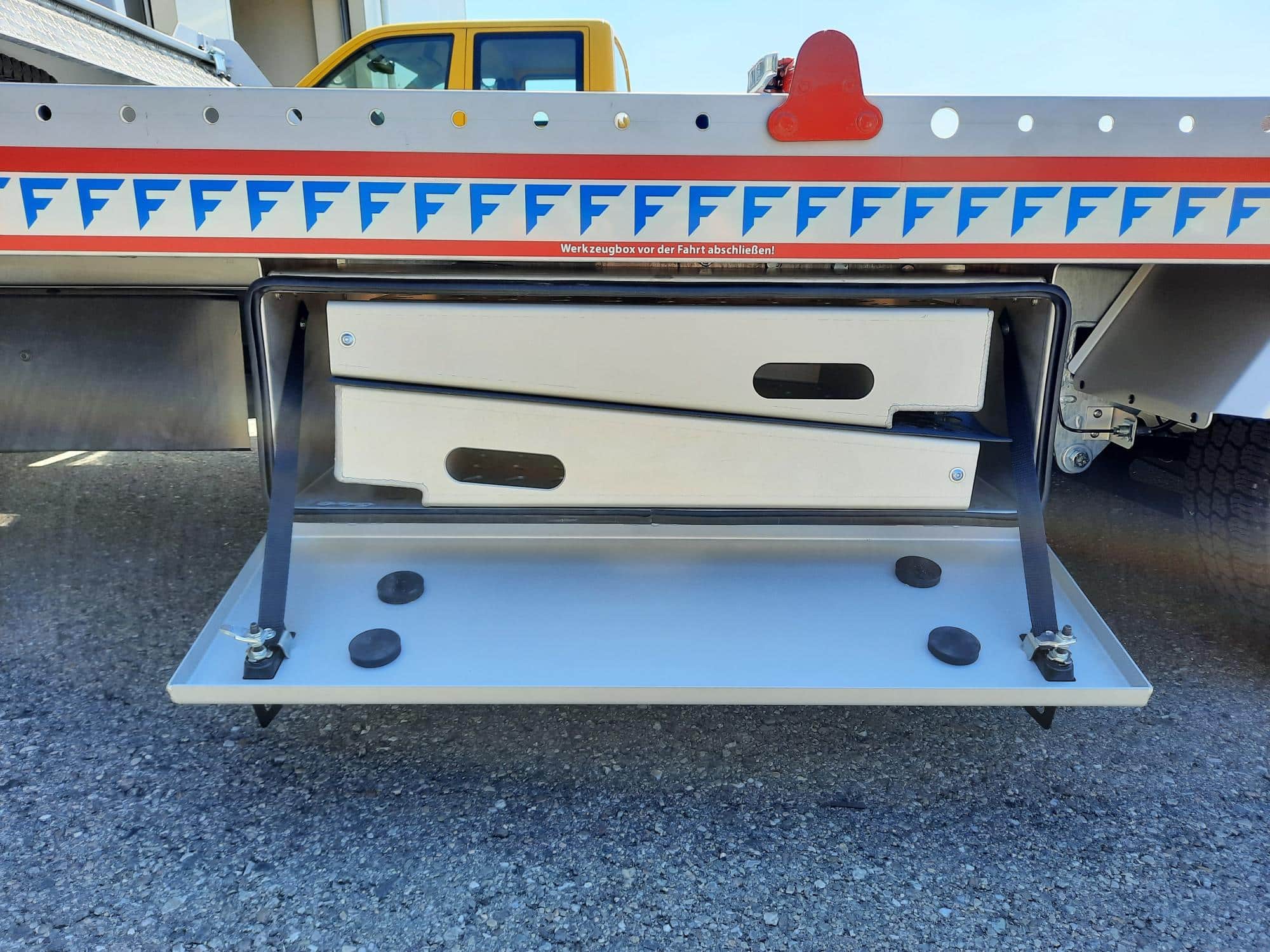 Afsluitbare aluminium kist voor 3-delige opvouwbare rijplaten